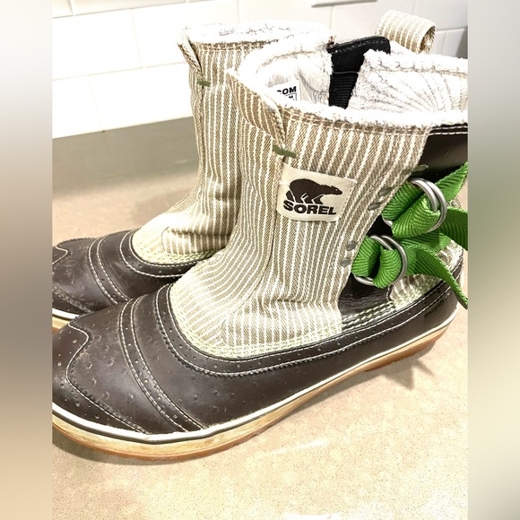 Sorel rain boots size 10 - Picture 7 of 7